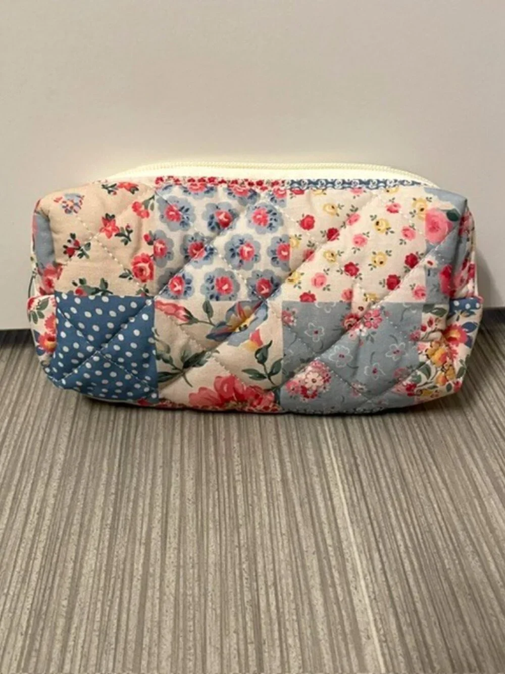 NWOT Floral Patchwork Makeup Cosmetic Bag Pouch Travel